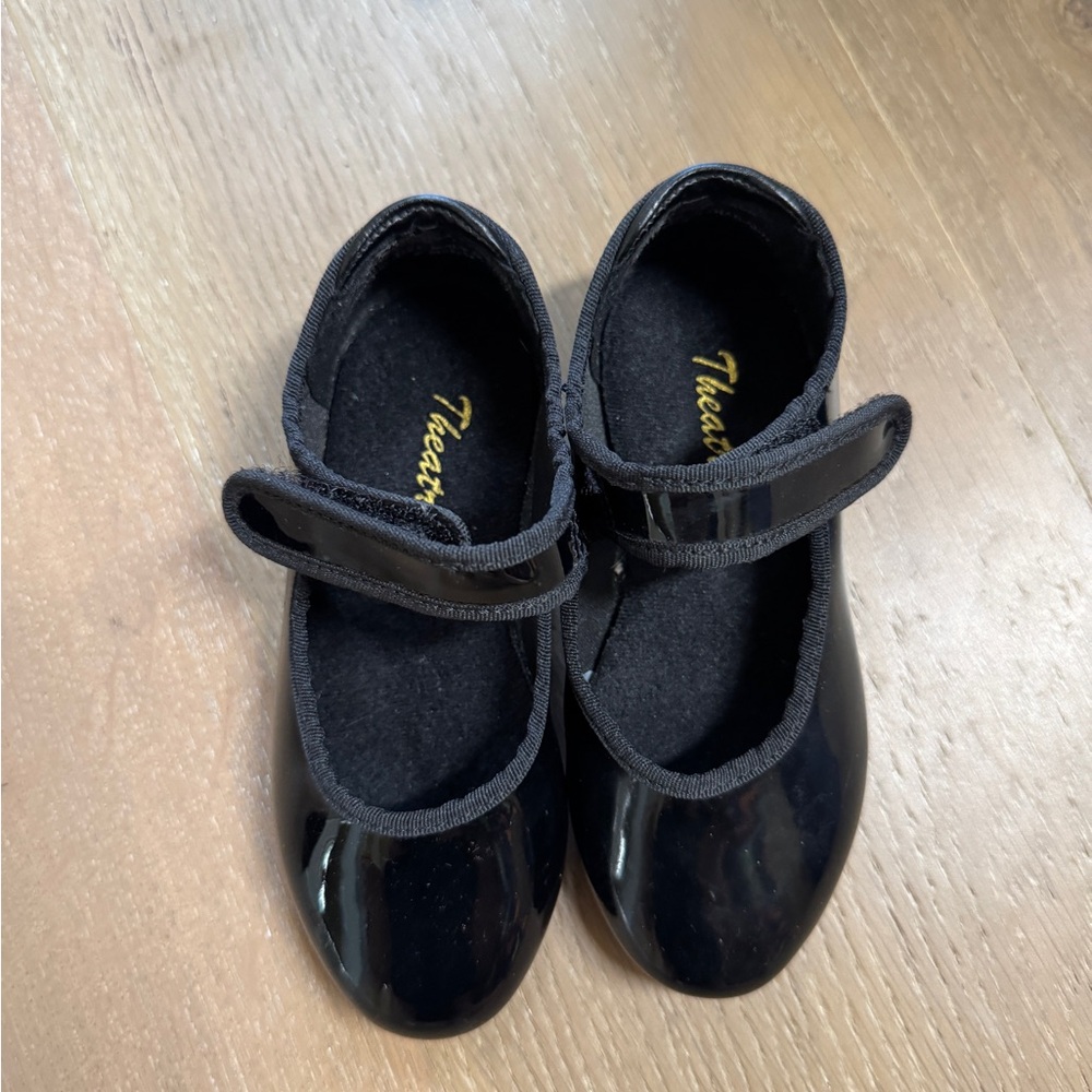 Toddler girl tap shoes size 7